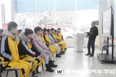 創(chuàng)業(yè)精品課 為學(xué)子畢業(yè)創(chuàng)業(yè)助力，組織比賽點(diǎn)燃創(chuàng)新引擎